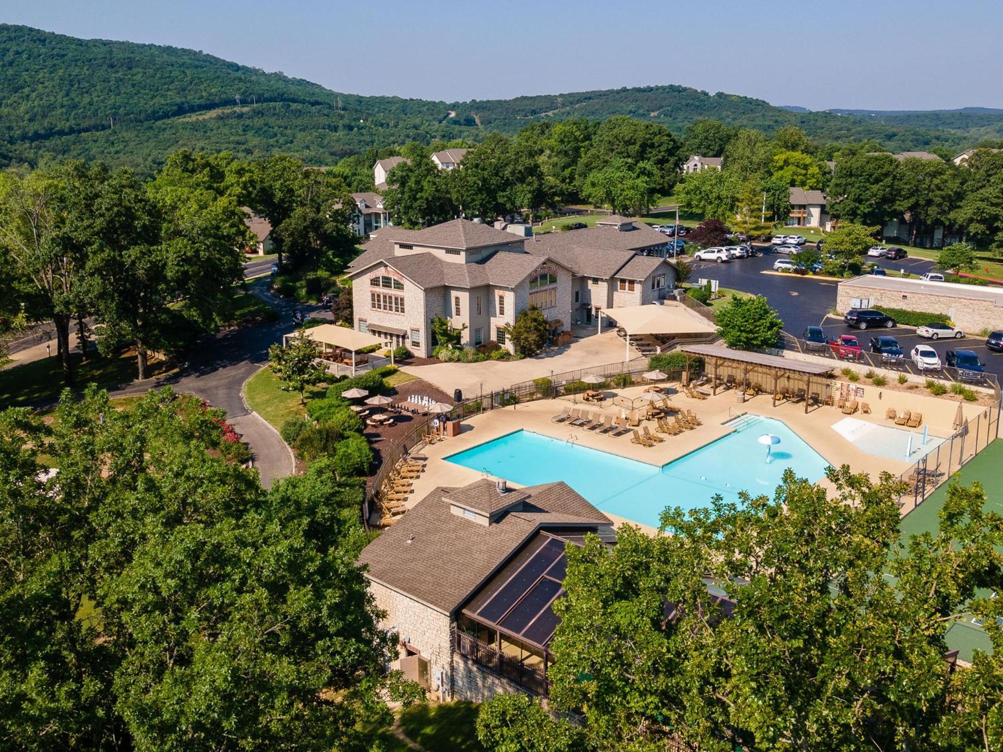 Elegant Lakeside Retreat In Branson Eksteriør billede