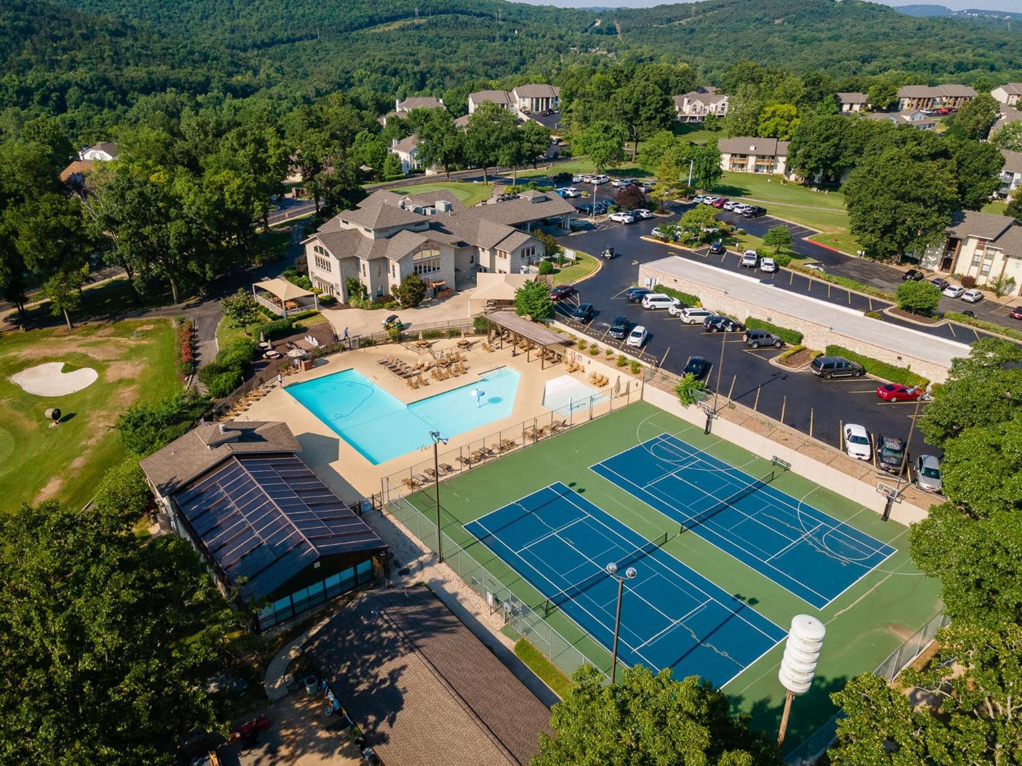 Elegant Lakeside Retreat In Branson Eksteriør billede