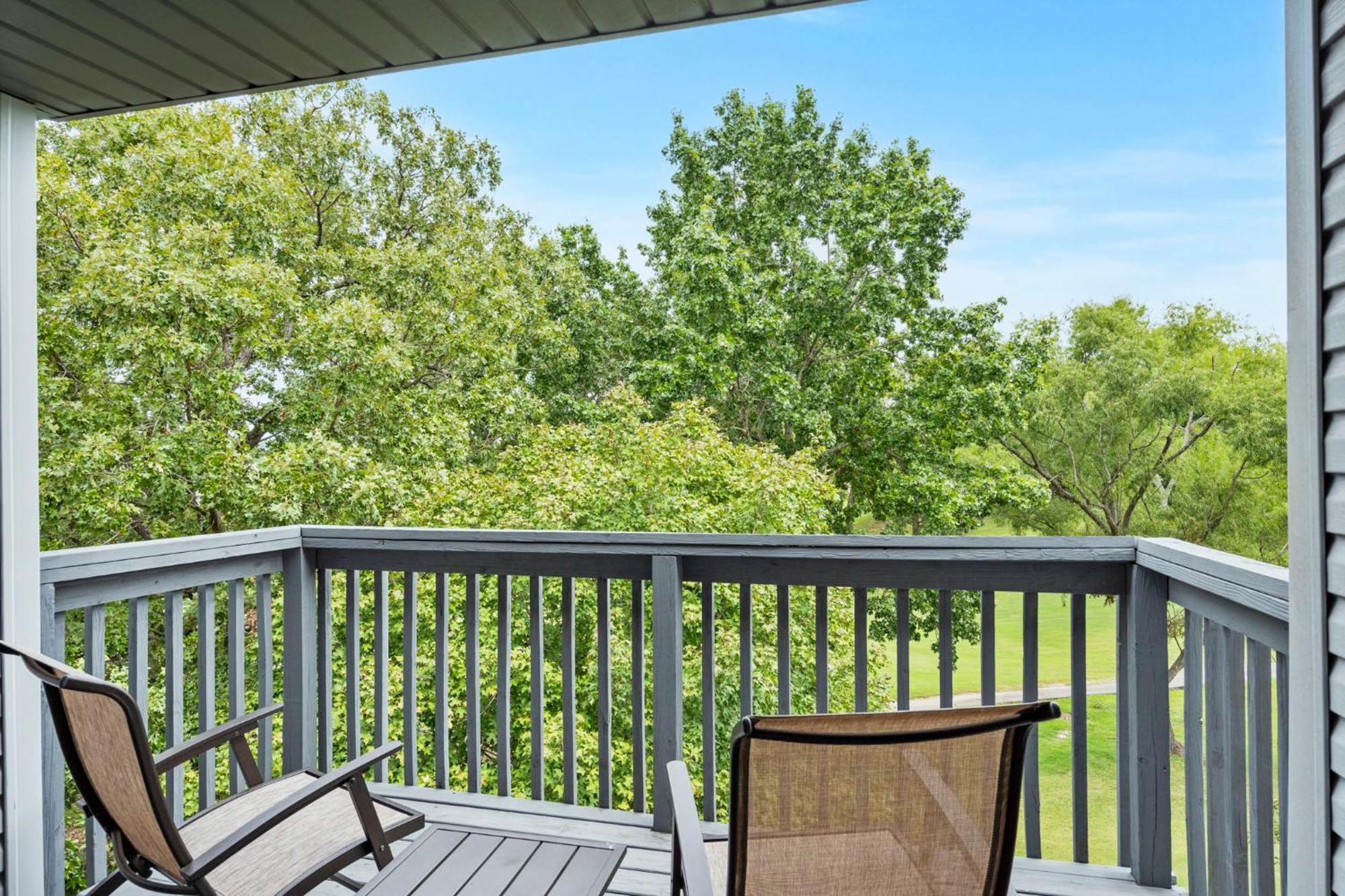 Elegant Lakeside Retreat In Branson Eksteriør billede